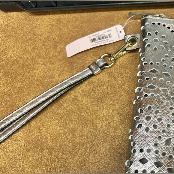 NWT Victoria’s Secret Rose Gold Laser Cut Wristlet Pouch Clutch Bag - Picture 6 of 12